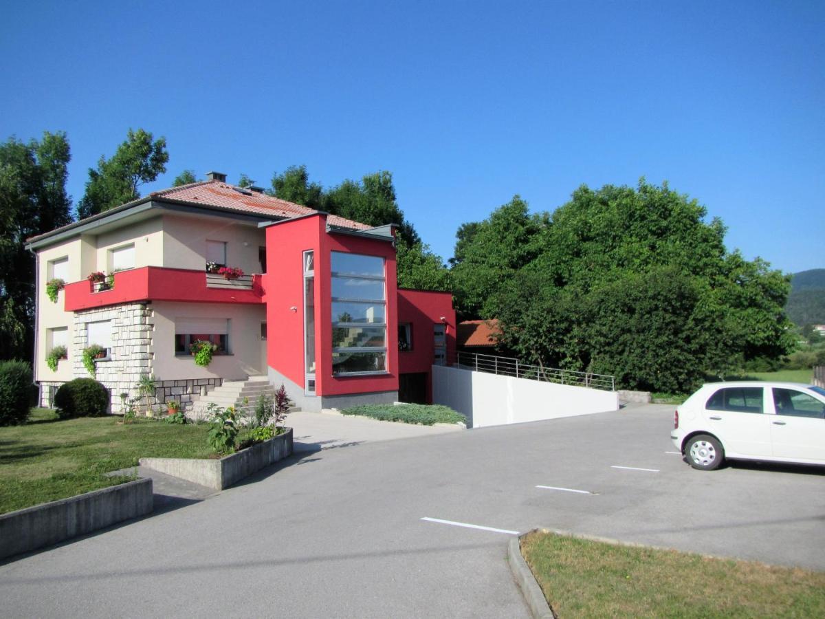 Pod Orehi Bed & Breakfast Postojna Eksteriør bilde
