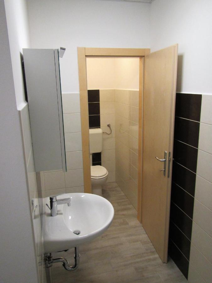 Pod Orehi Bed & Breakfast Postojna Eksteriør bilde