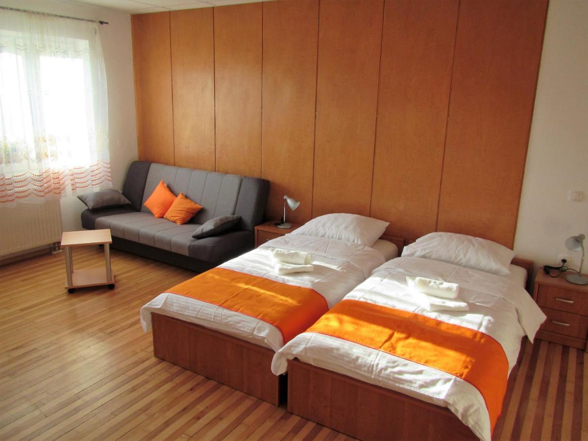 Pod Orehi Bed & Breakfast Postojna Eksteriør bilde