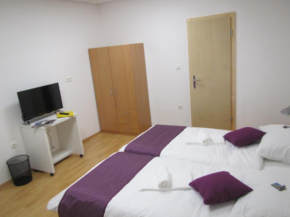 Pod Orehi Bed & Breakfast Postojna Eksteriør bilde