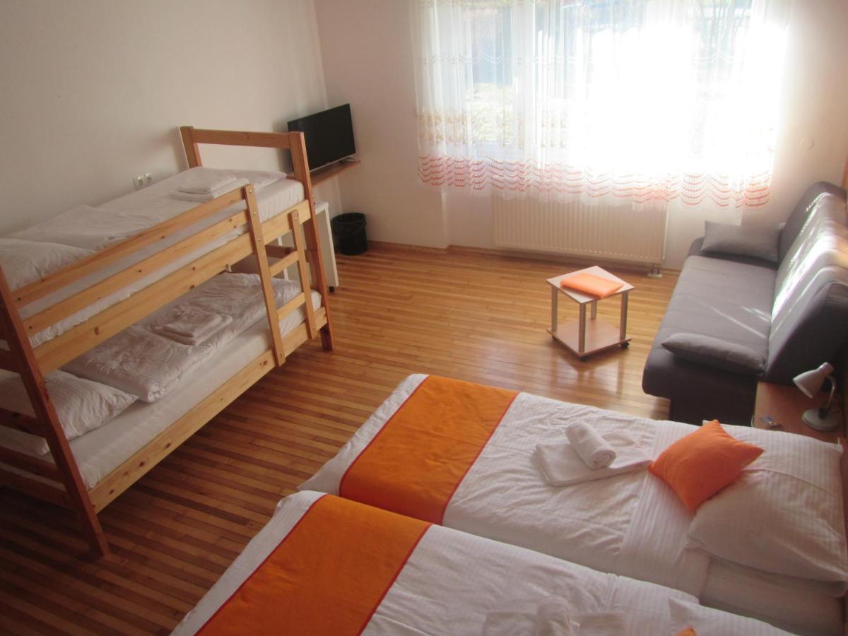 Pod Orehi Bed & Breakfast Postojna Eksteriør bilde
